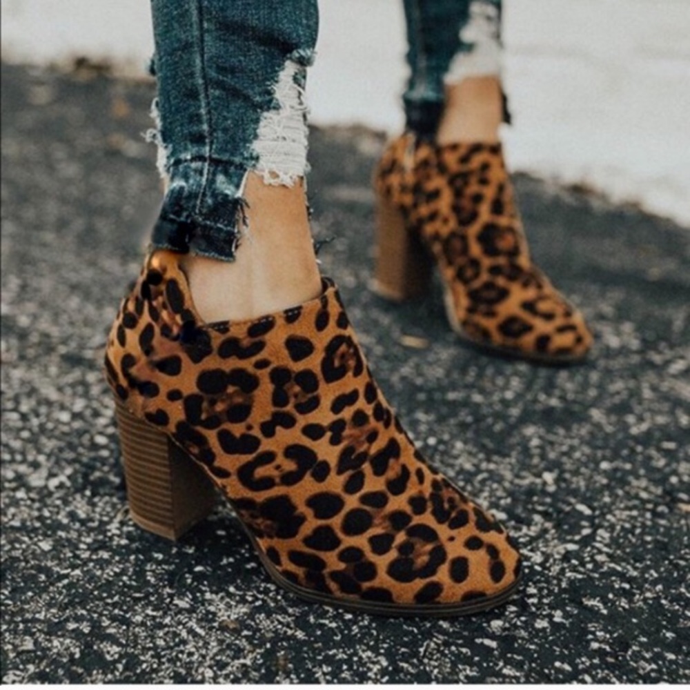 Last pair. Host pick 🍂🥳🎉 Leopard print booties. - Picture 2 of 5